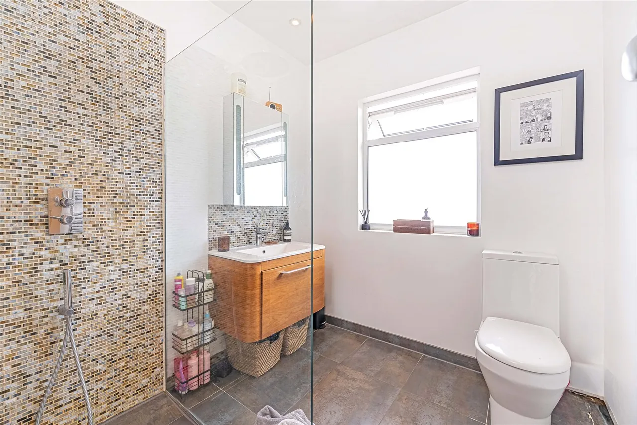 Wiltshire Gardens, Twickenham, TW2 6ND, photo 11