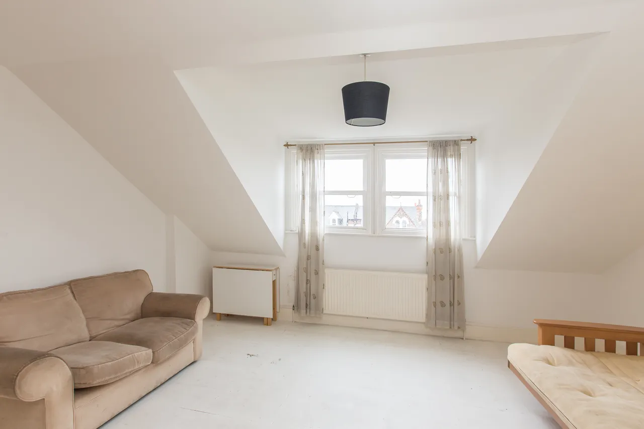 Trinity Road, London, SW18, photo 3