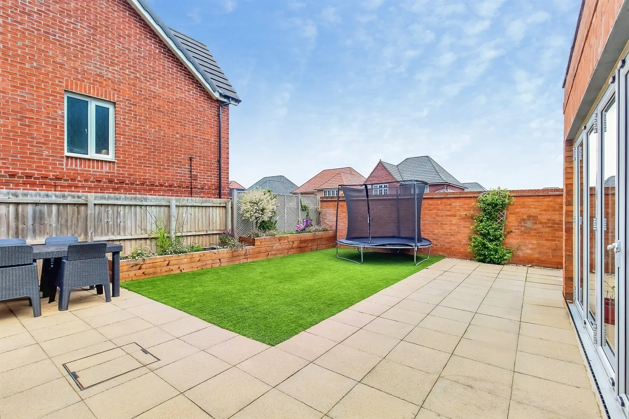 Angell Drive, Market Harborough, LE16, photo 18