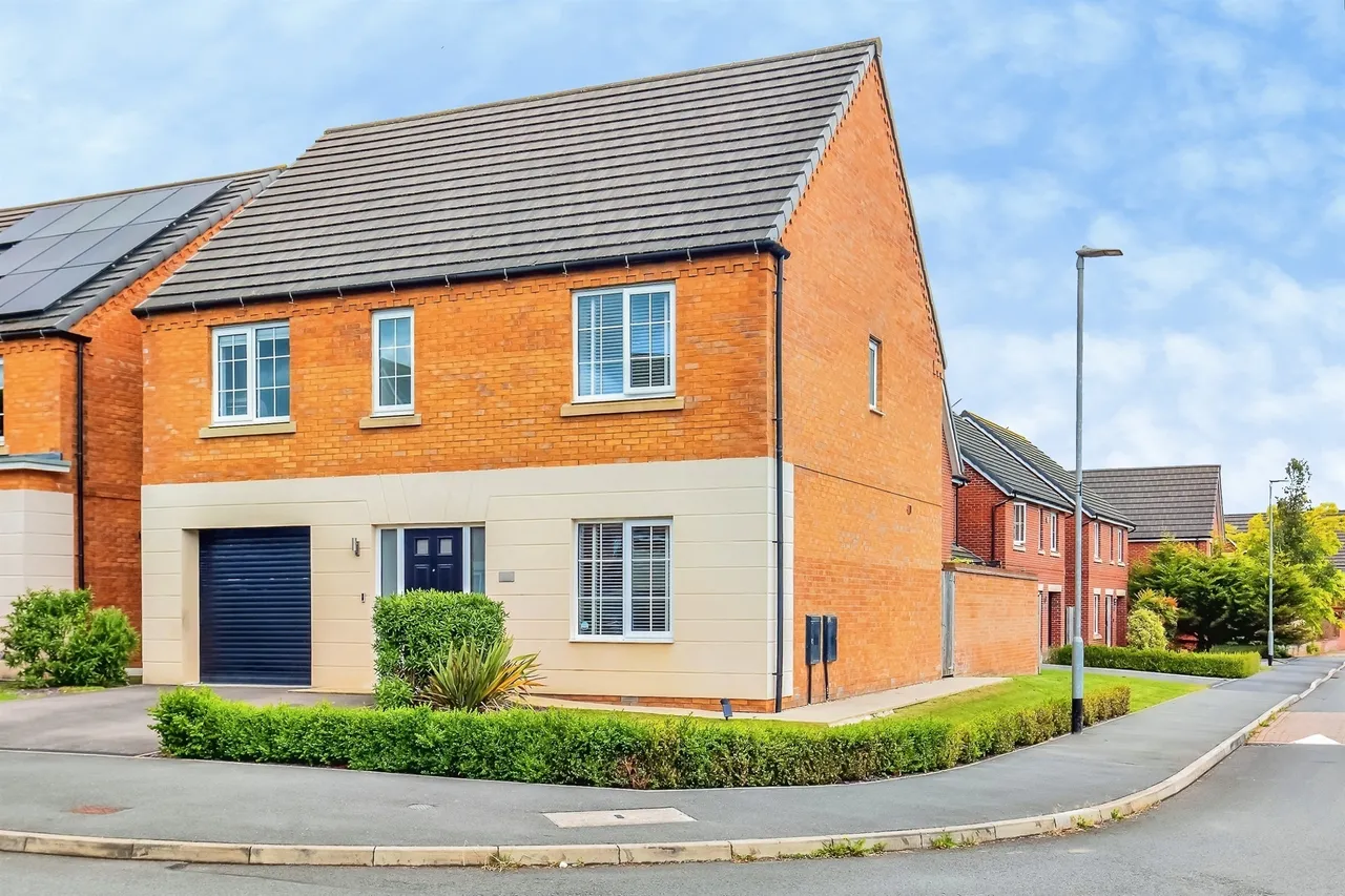 4 bed house for sale, Angell Drive, Market Harborough, LE16