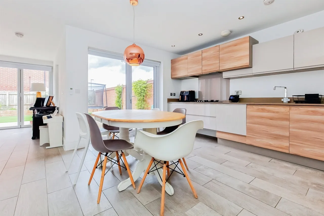 Angell Drive, Market Harborough, LE16, photo 5