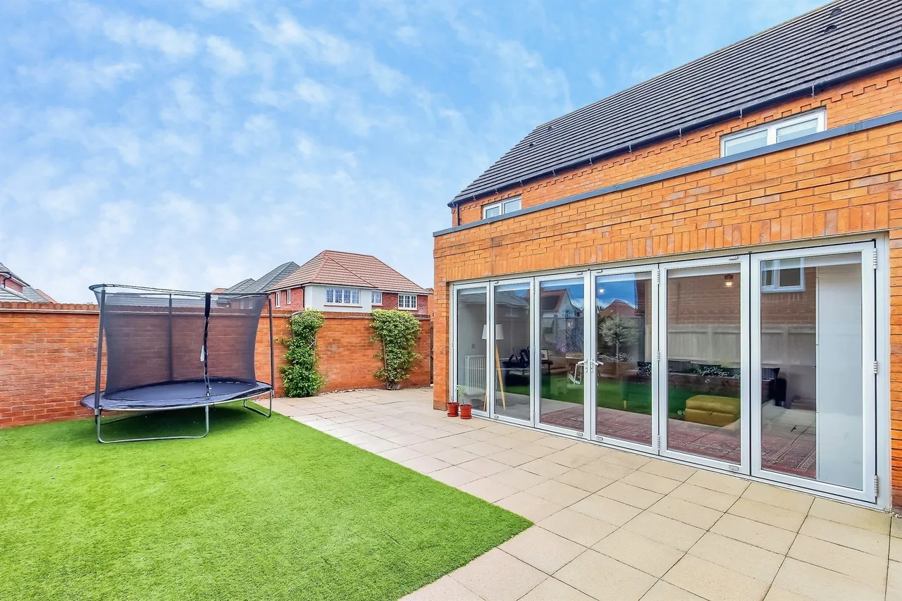 Angell Drive, Market Harborough, LE16, photo 17