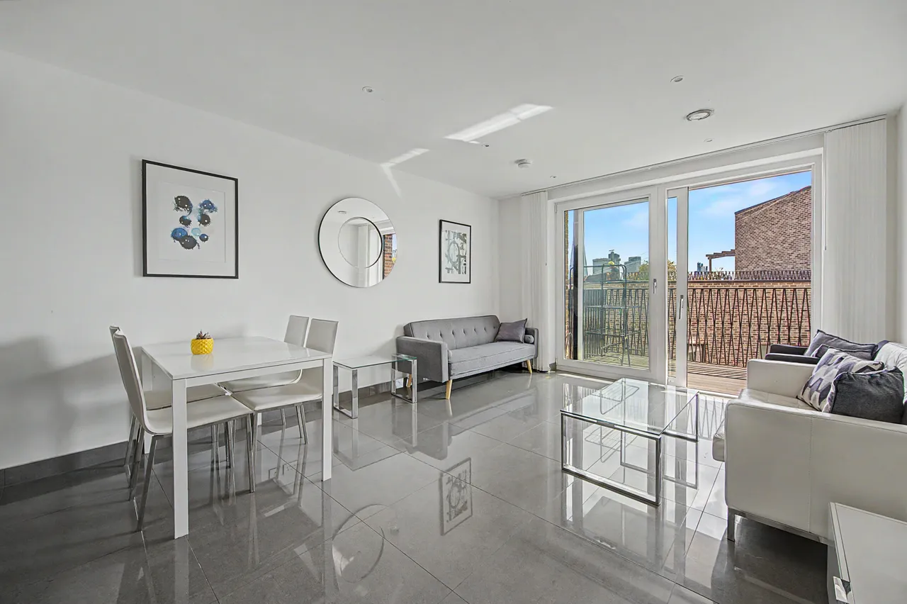 1 bed flat for sale — 30 Buckstone Apartments, 140 Blackfriars Road, London