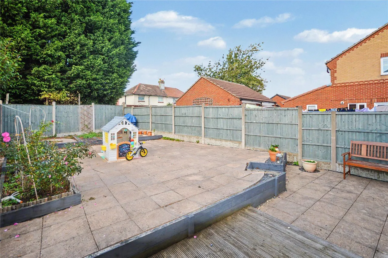 Markington Place, Leeds, LS10, photo 13