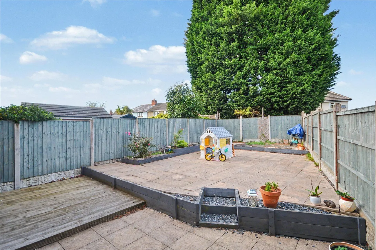 Markington Place, Leeds, LS10, photo 12