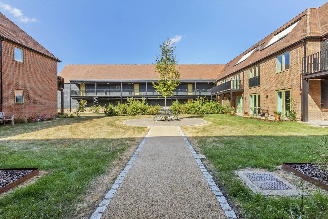 Jones Way, Horsleys Green, HP14, photo 15