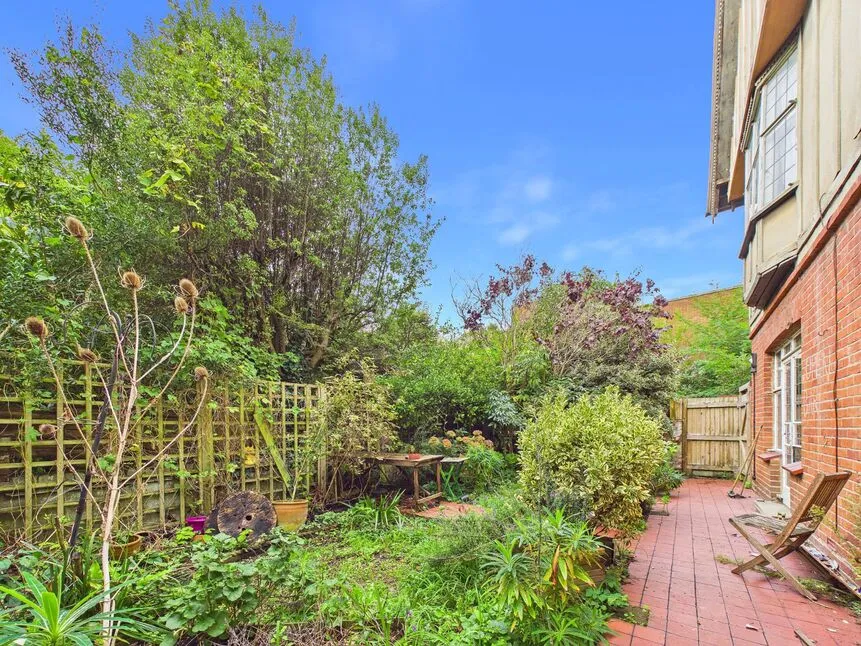 2 bed flat for sale, Church Street, Folkestone, CT20