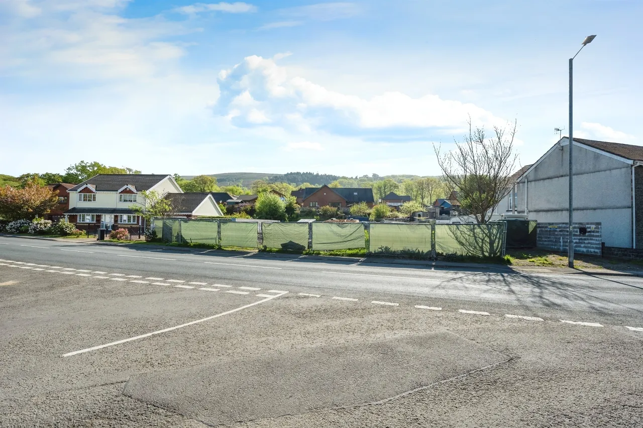 Garbett Place, Neath, SA10, photo 14