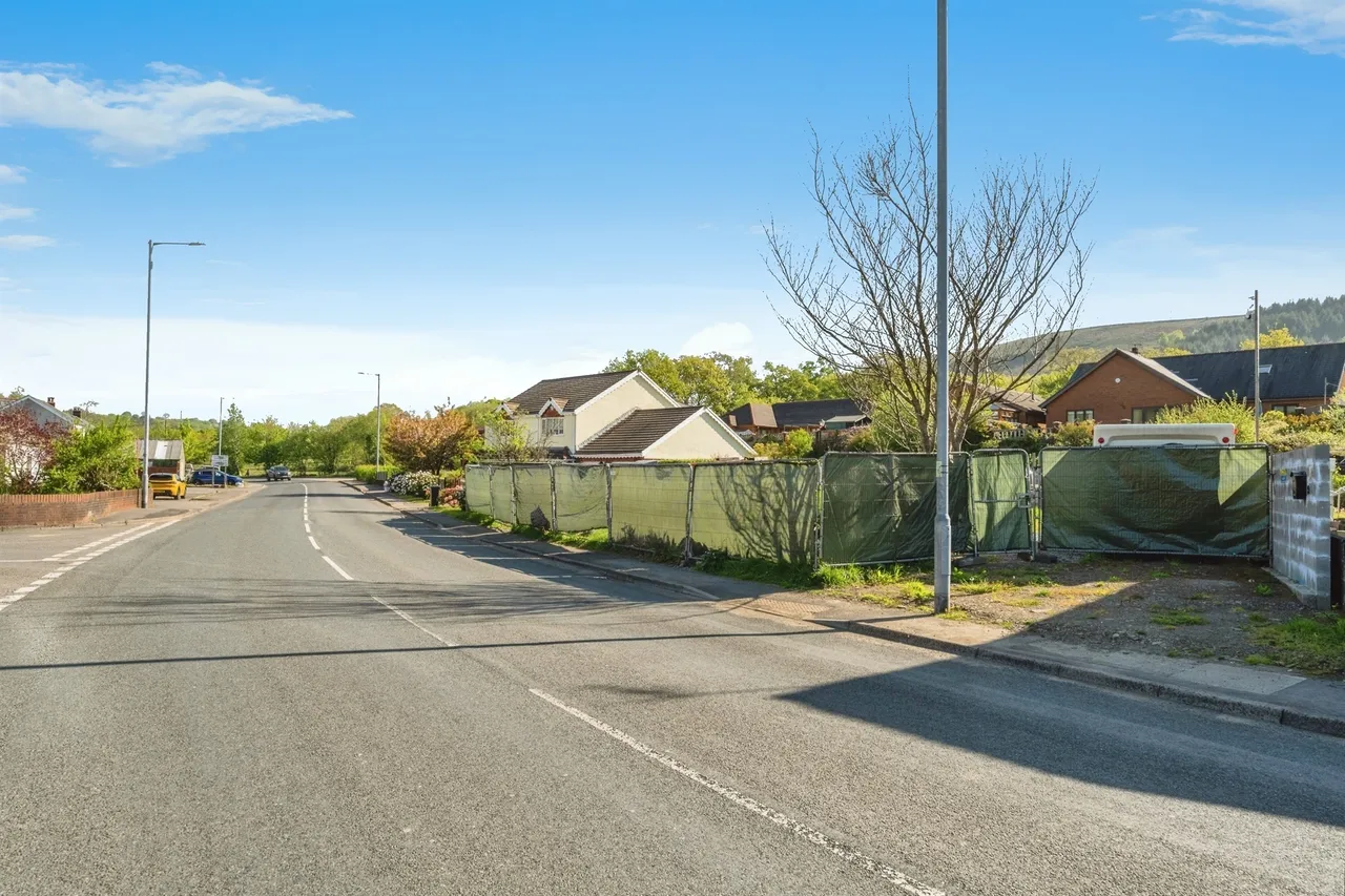 Garbett Place, Neath, SA10, photo 5