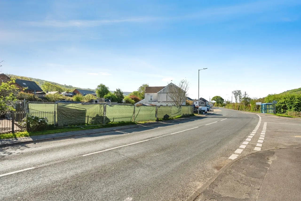 Garbett Place, Neath, SA10, photo 15