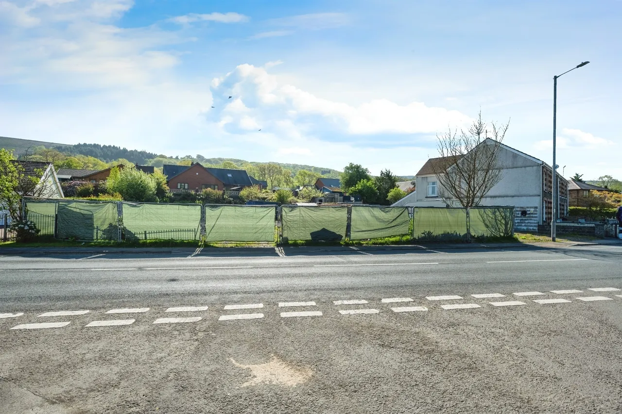 Garbett Place, Neath, SA10, photo 17