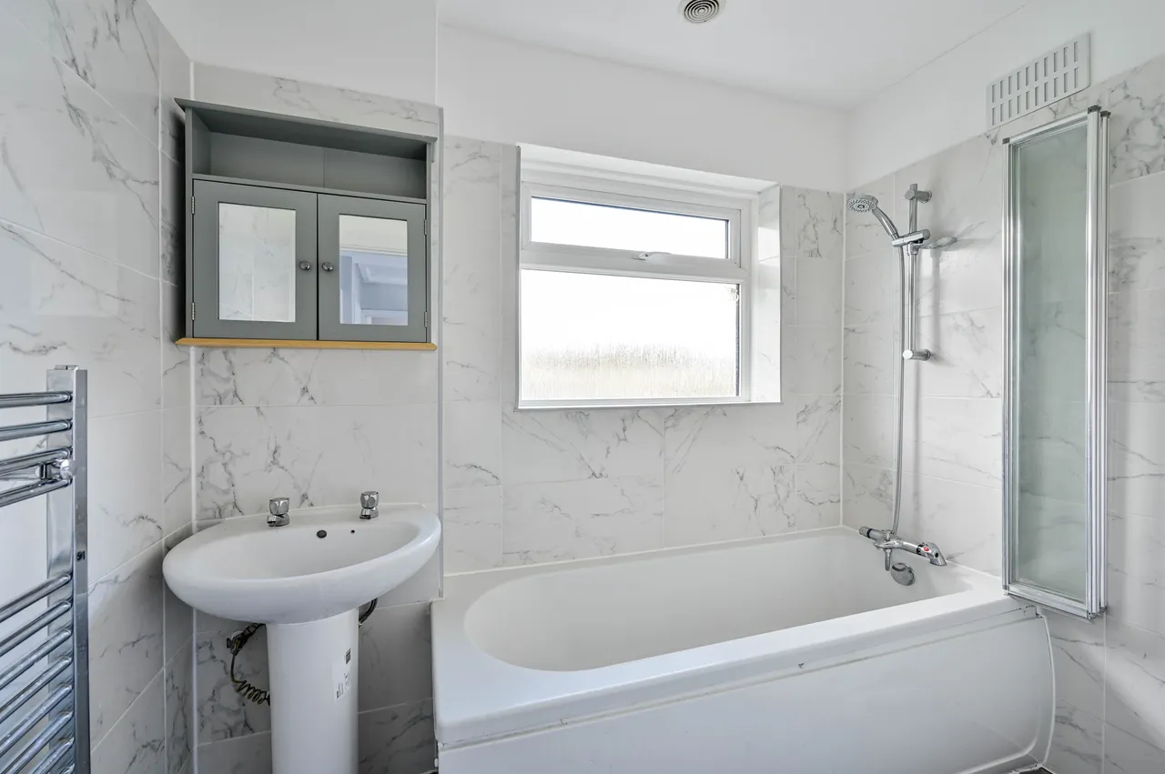 14 Van Dyck Avenue, New Malden, photo 6