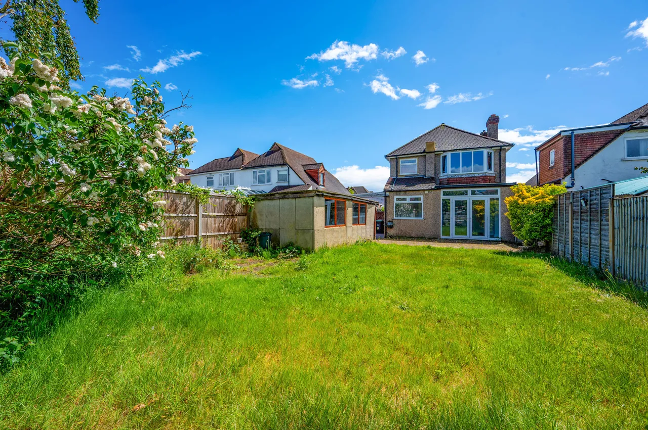 14 Van Dyck Avenue, New Malden, photo 5