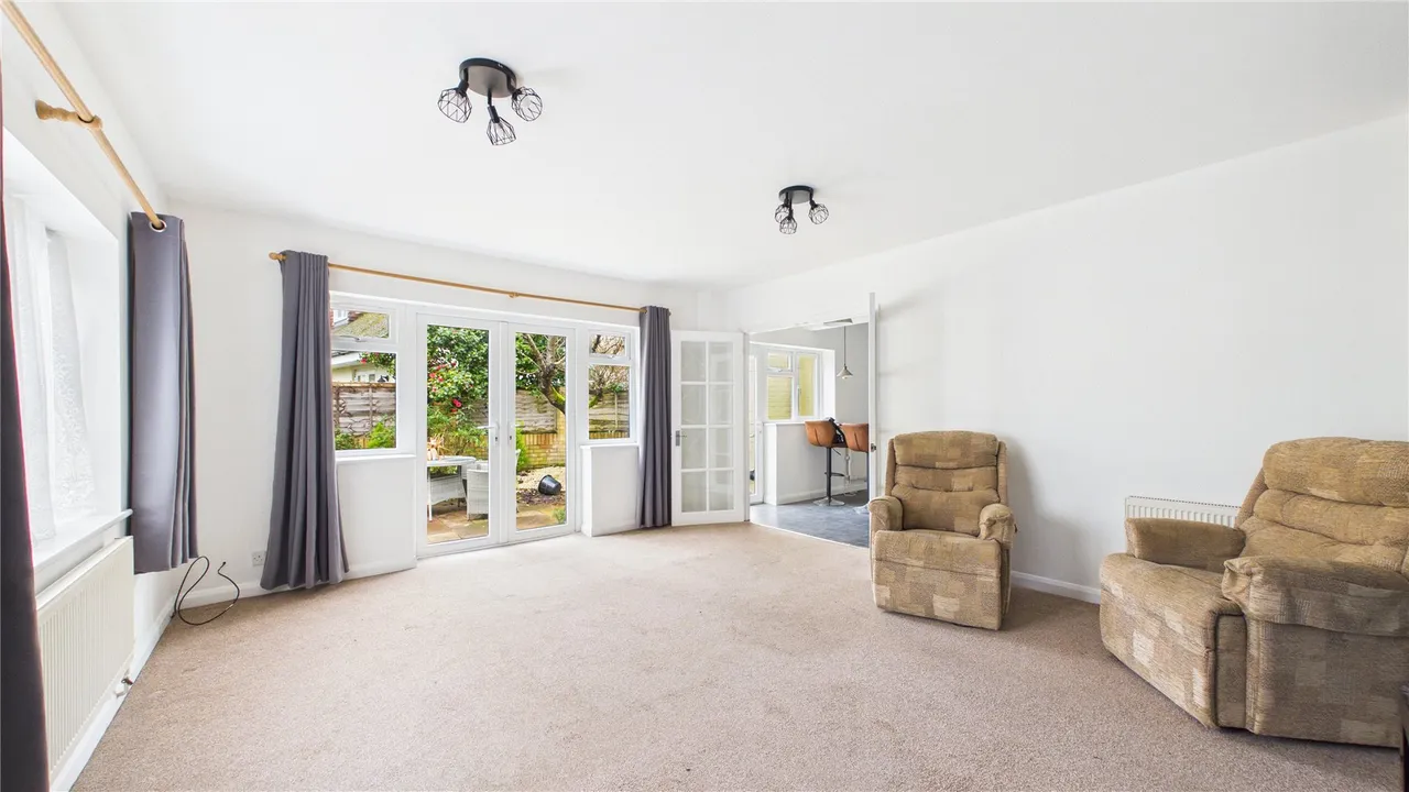 All Saints Road, Lightwater, GU18, photo 5