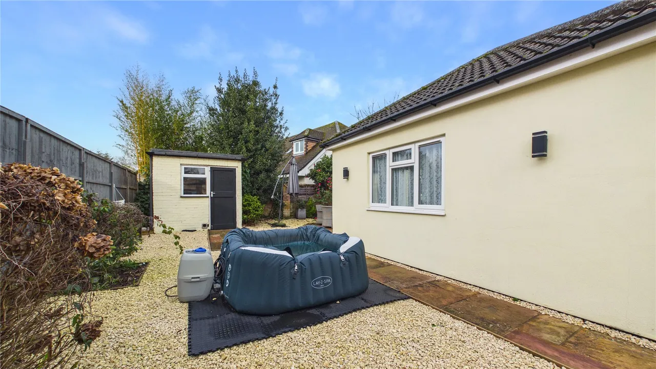 All Saints Road, Lightwater, GU18, photo 11