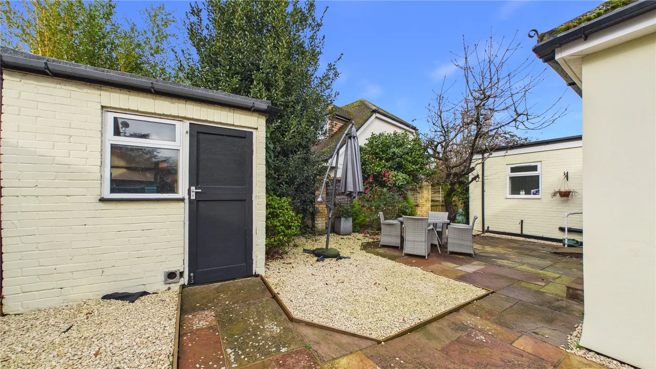 All Saints Road, Lightwater, GU18, photo 10