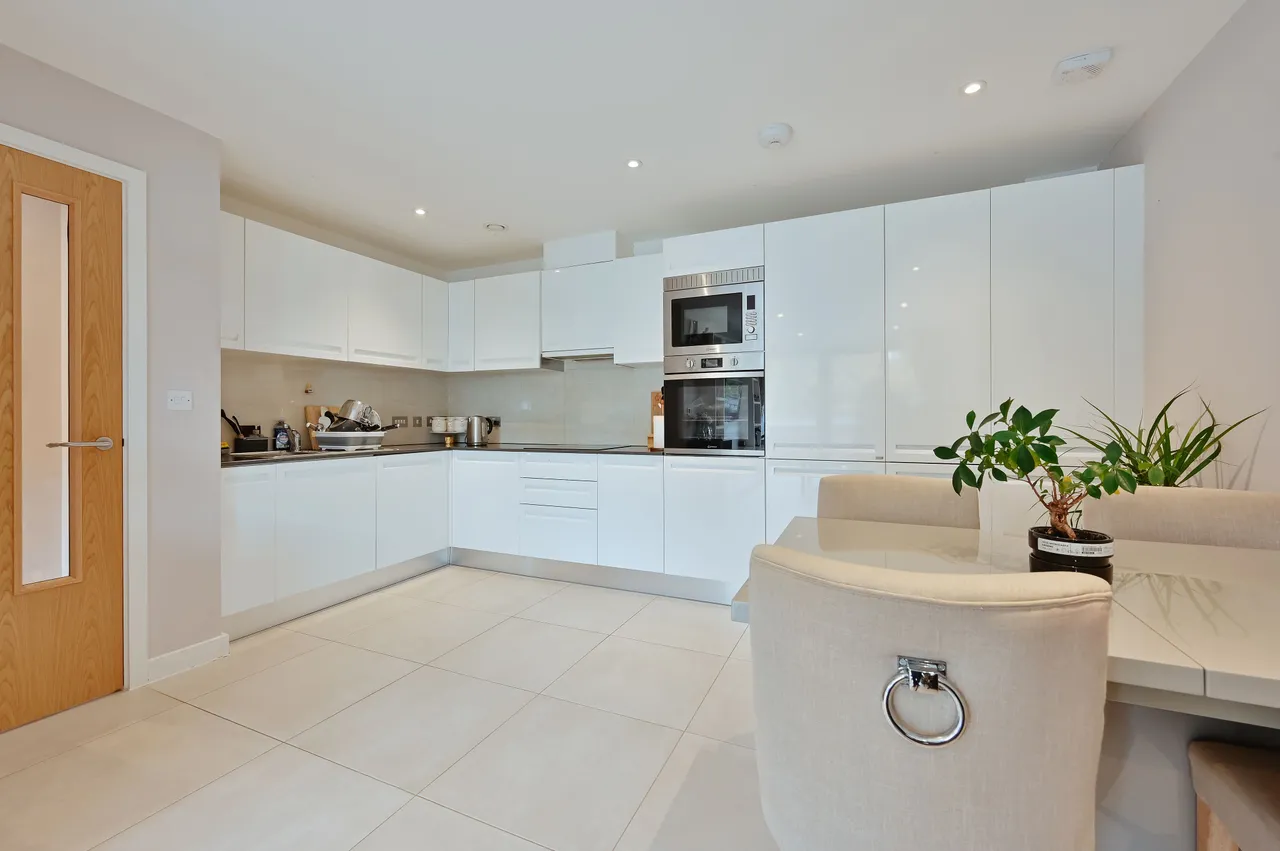 Flat 3, Emporium Court, HARROW, photo 5