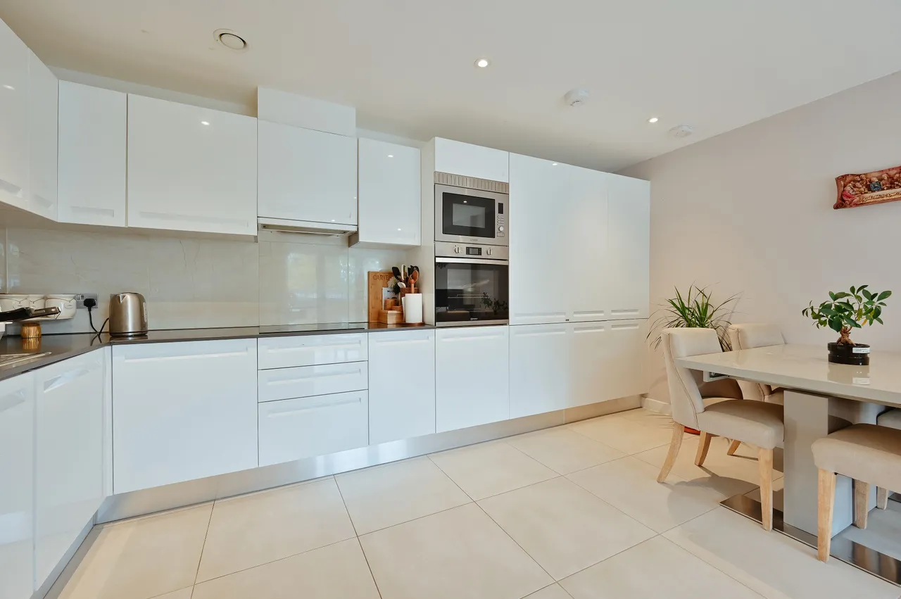 Flat 3, Emporium Court, HARROW, photo 4