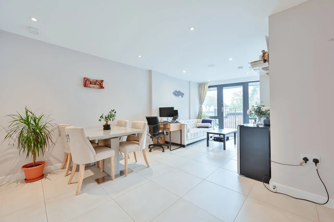 2 bed flat for sale — Flat 3, Emporium Court, HARROW