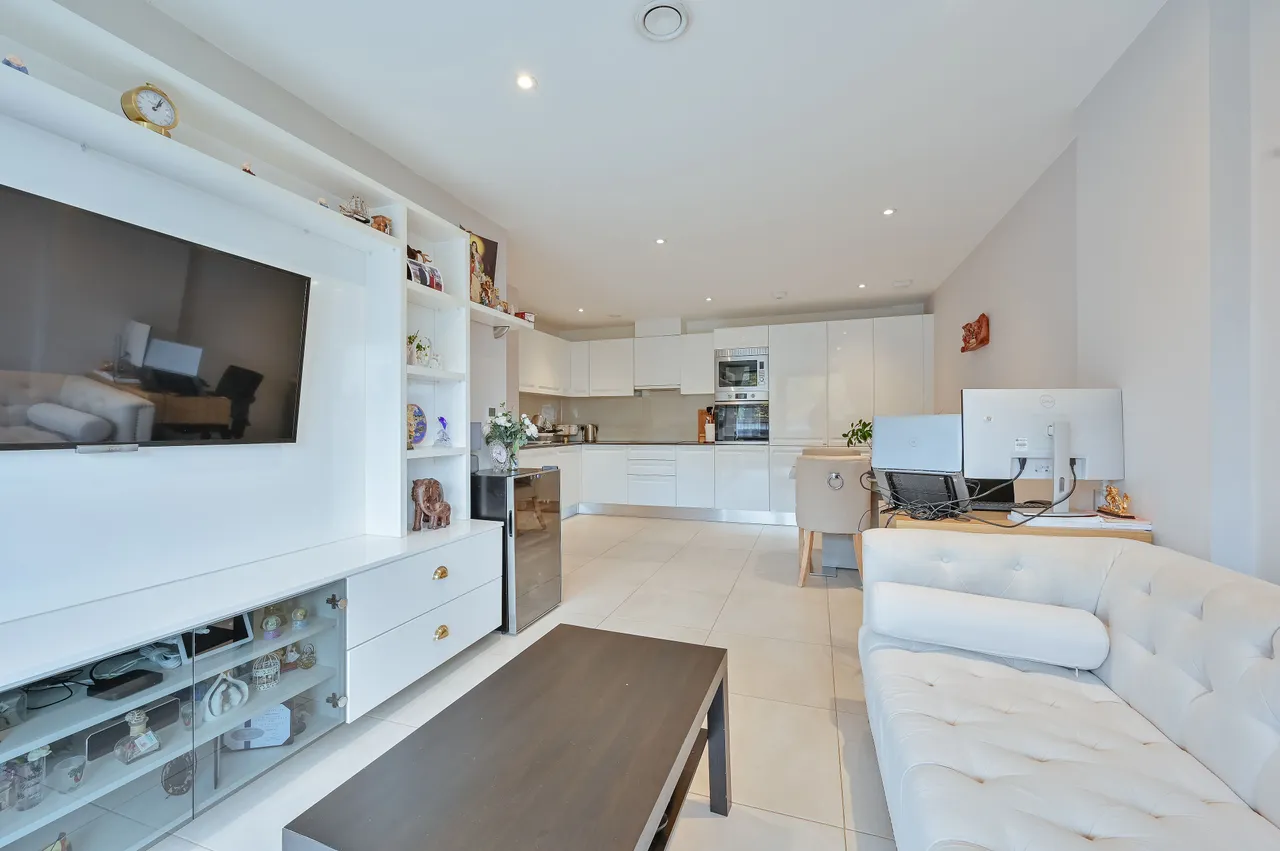 Flat 3, Emporium Court, HARROW, photo 8