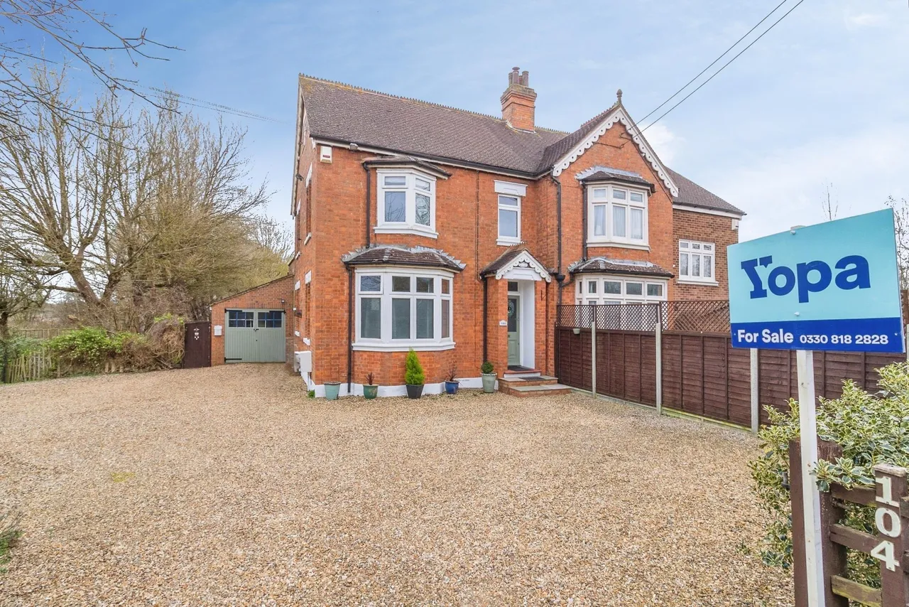 3 bed house for sale, Bletchley Road, Milton Keynes, MK17