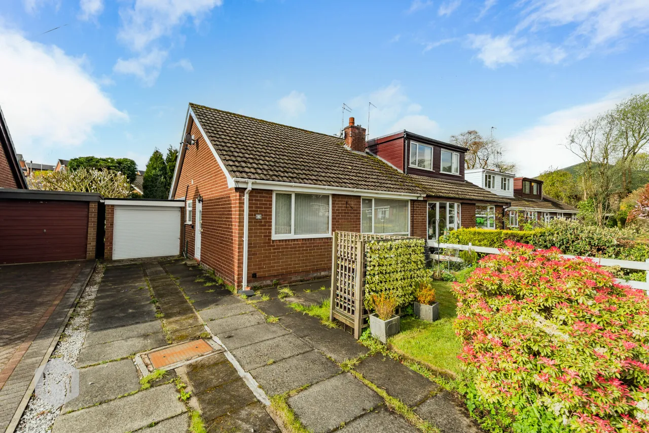 2 bed house for sale — Whitecroft Drive, Bury, BL8 2TN