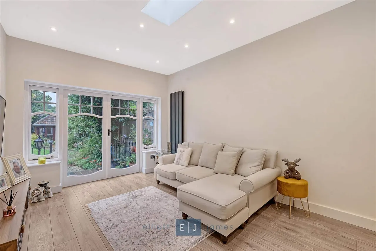 The Drive, Loughton, photo 6