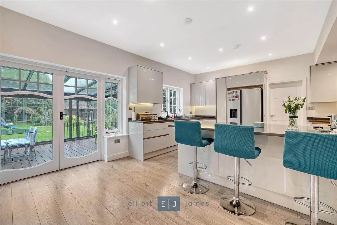 The Drive, Loughton, photo 8