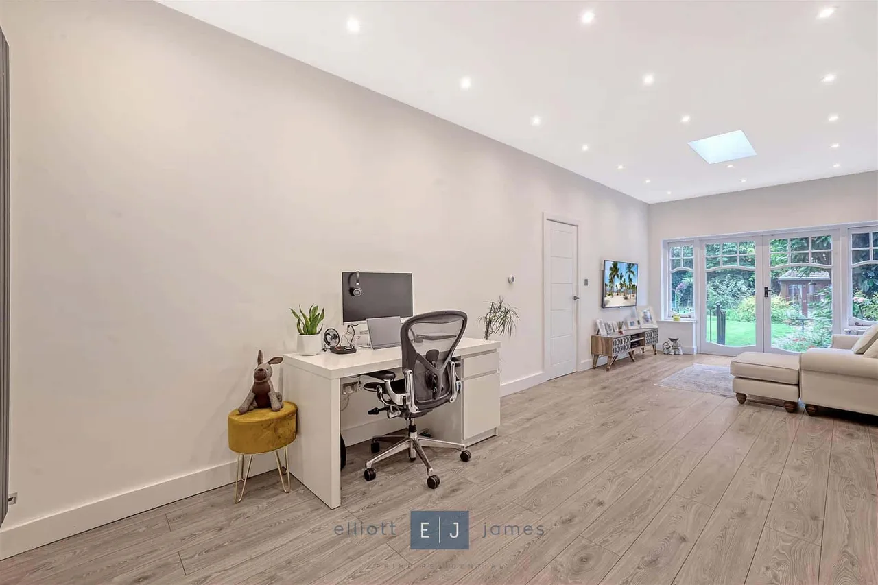 The Drive, Loughton, photo 5