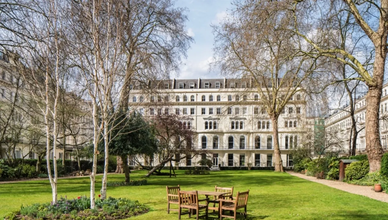 Kensington Gardens Square, London, W2, photo 12