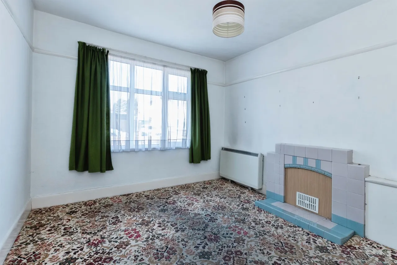 Hood Crescent, Bournemouth, BH10, photo 15