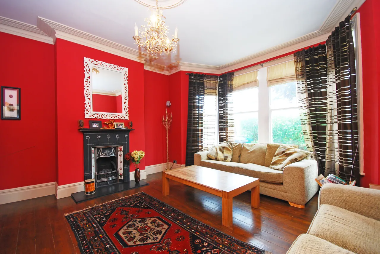 77 Queens Avenue, London, photo 2