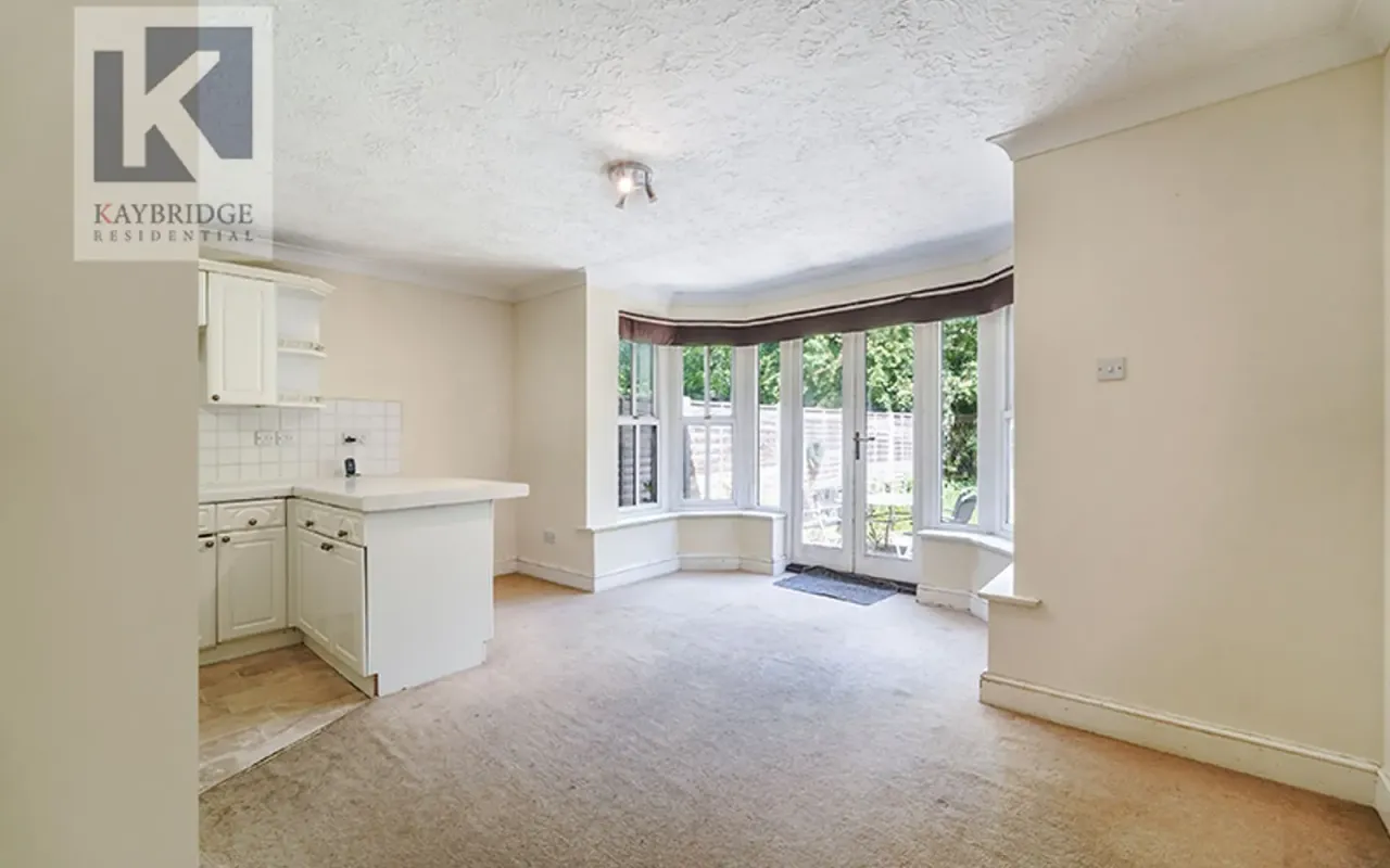 Mill View Close, Ewell, KT17, photo 2