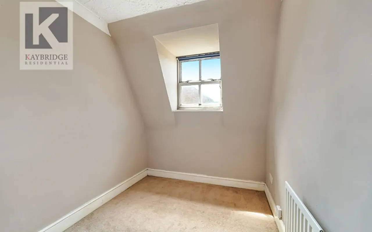 Mill View Close, Ewell, KT17, photo 13