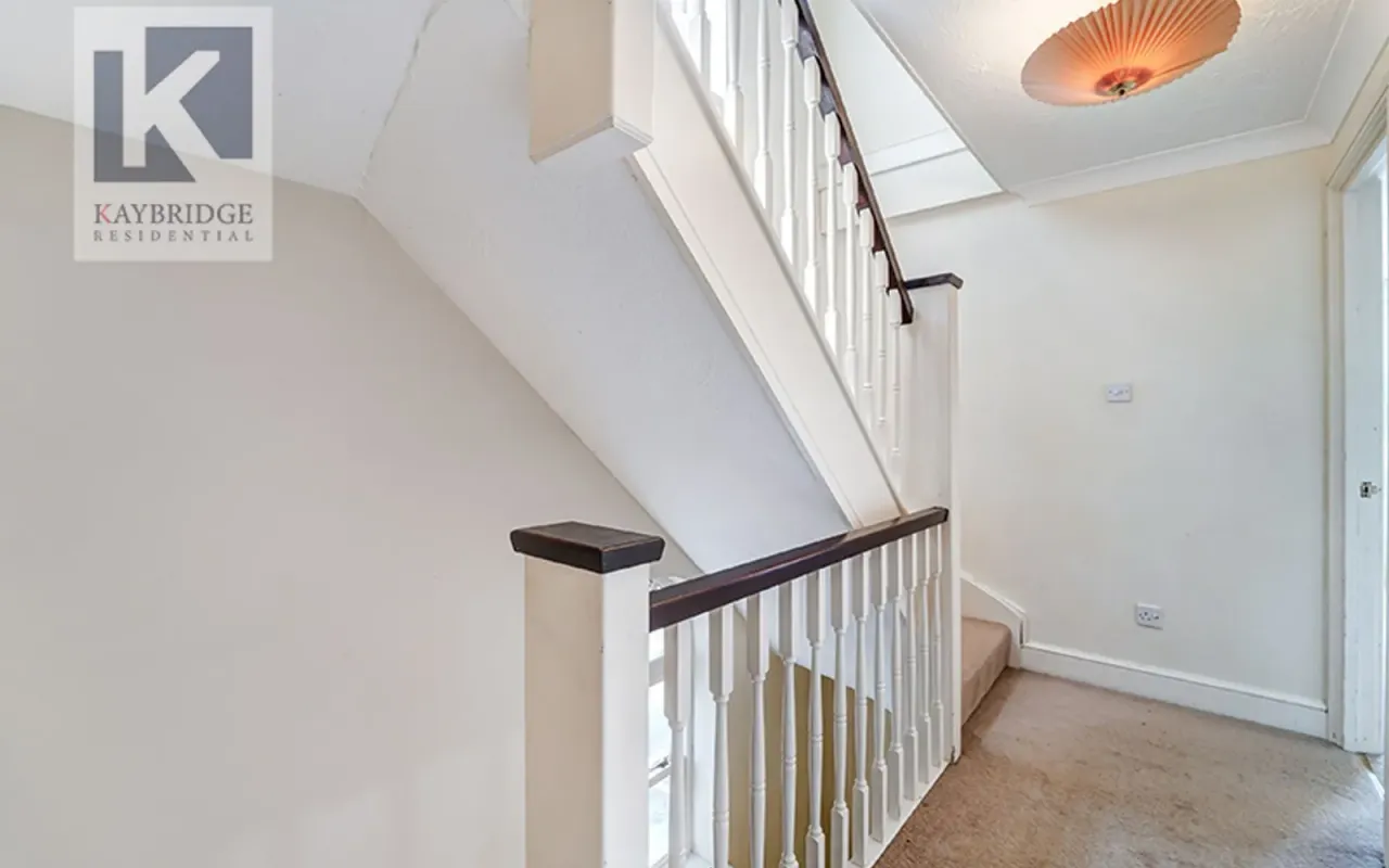 Mill View Close, Ewell, KT17, photo 12