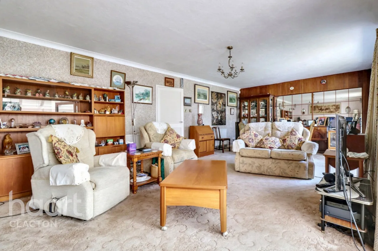 Jaywick Lane, Clacton-On-Sea, CO15, photo 5