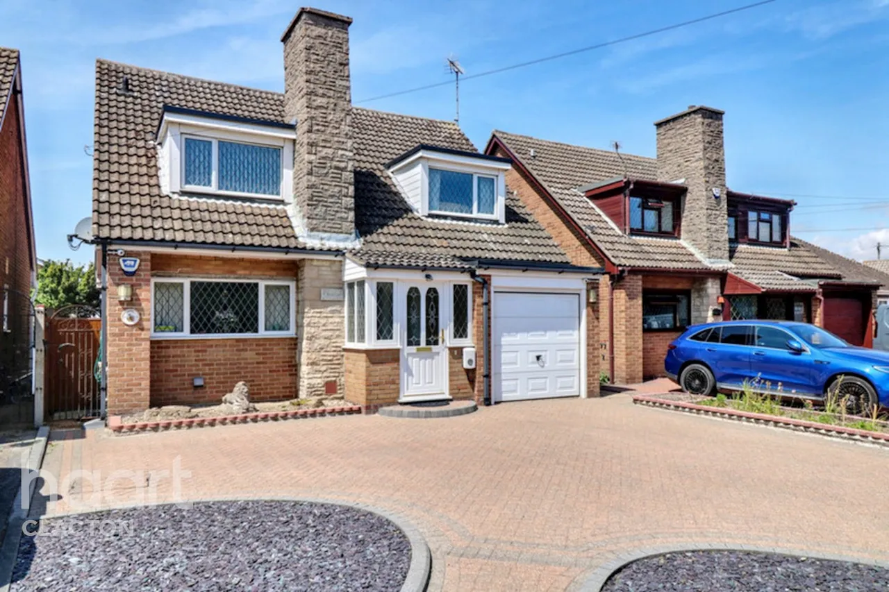 Jaywick Lane, Clacton-On-Sea, CO15, photo 16