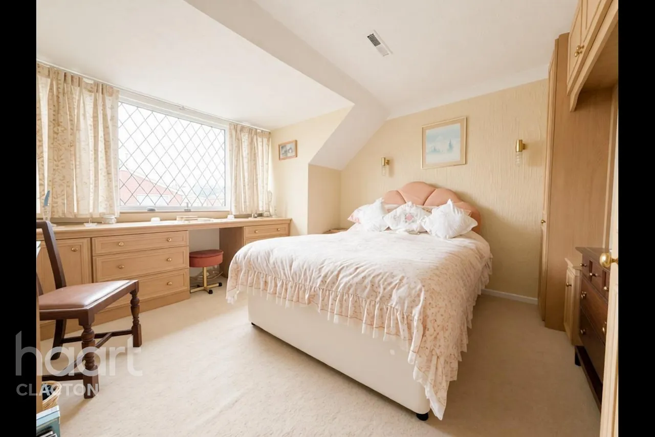 Jaywick Lane, Clacton-On-Sea, CO15, photo 10