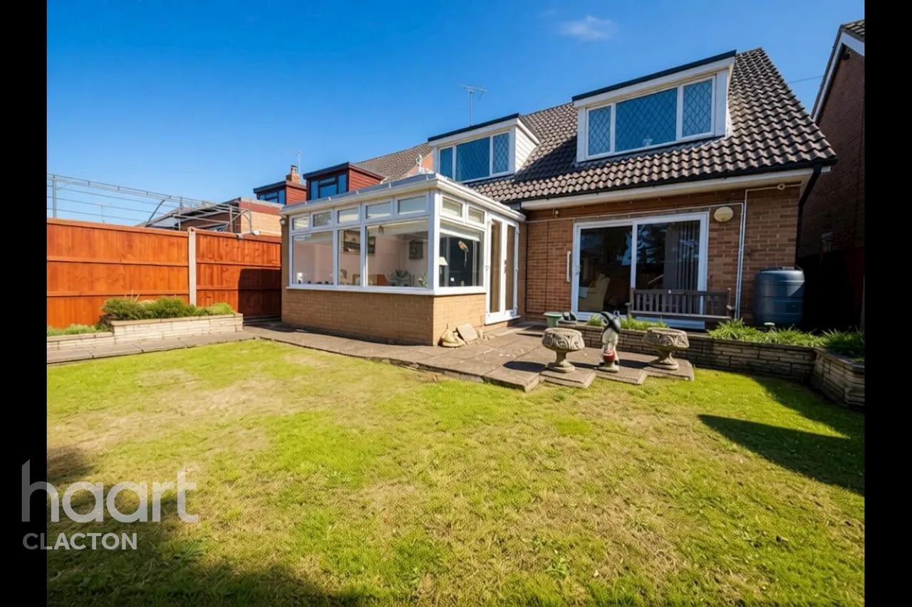 Jaywick Lane, Clacton-On-Sea, CO15, photo 14