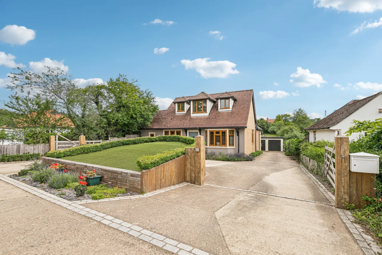 4 bed house for sale — Codicote Road, Welwyn, AL6