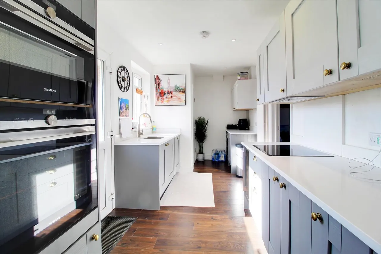 Dellsome Lane, Welham Green AL9 7NE, photo 11