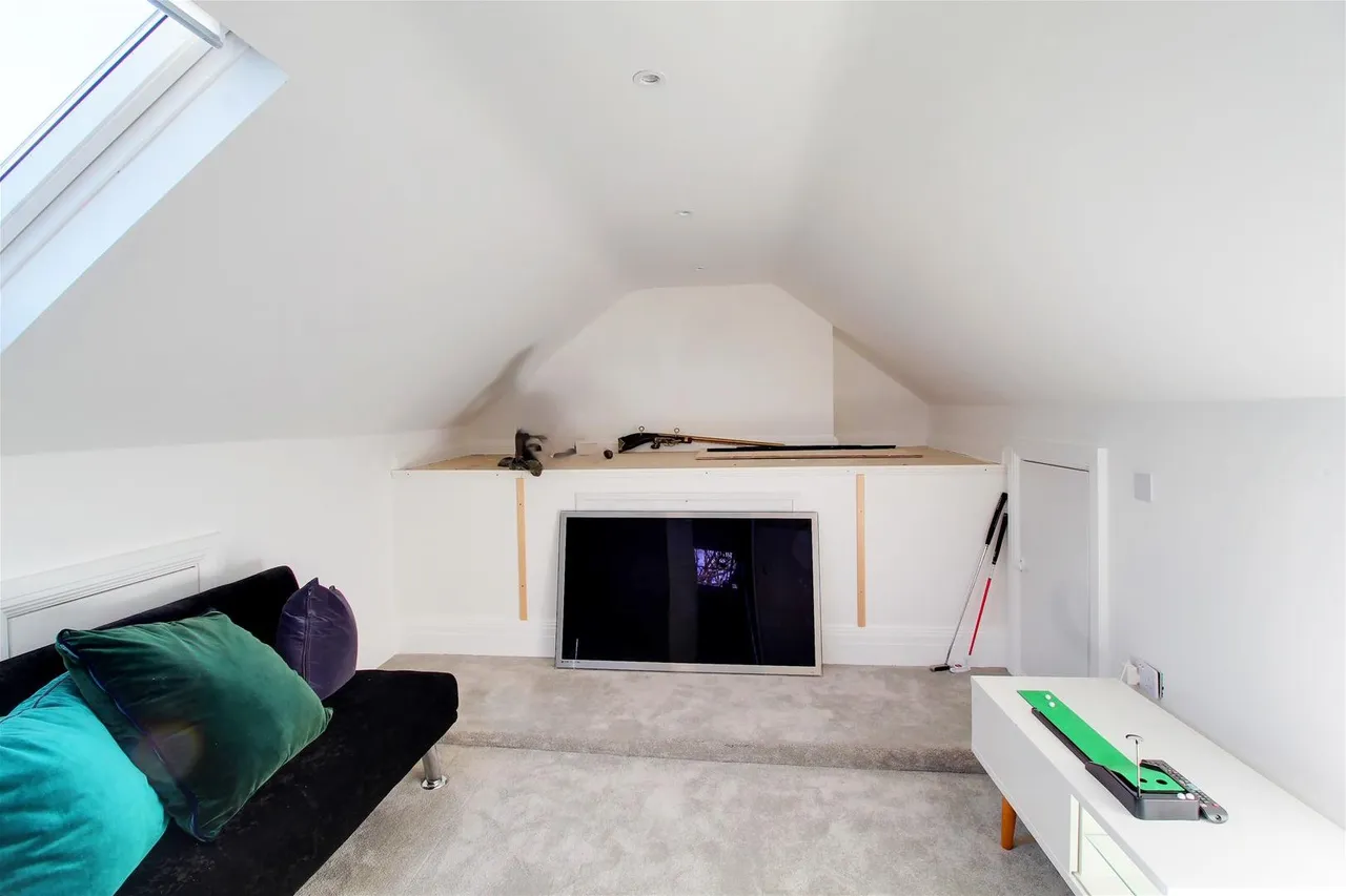 Dellsome Lane, Welham Green AL9 7NE, photo 17