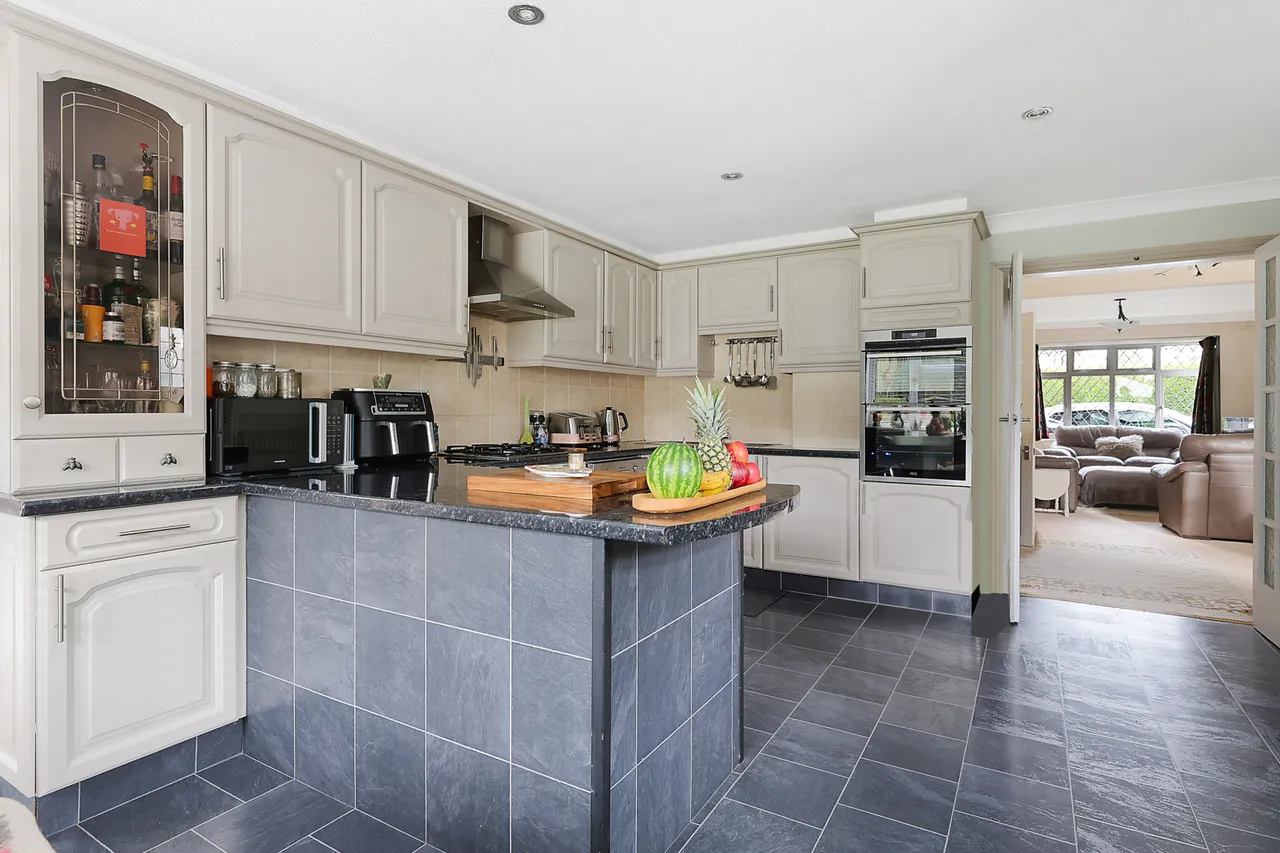 Haroldslea Drive, Horley, RH6, photo 4