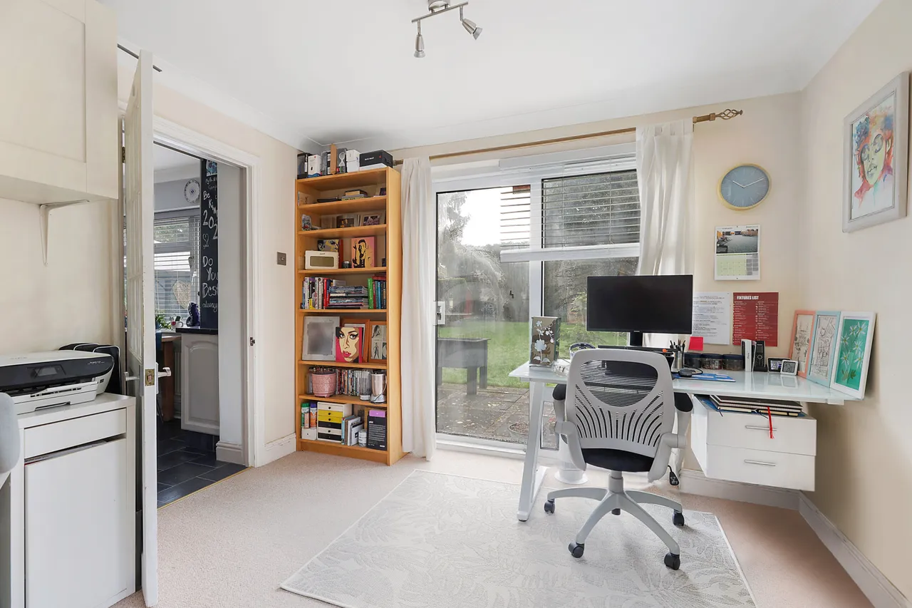 Haroldslea Drive, Horley, RH6, photo 11