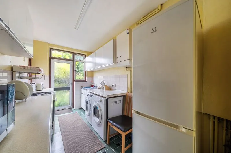 Chatham Close, Sutton SM3 9JF, photo 5