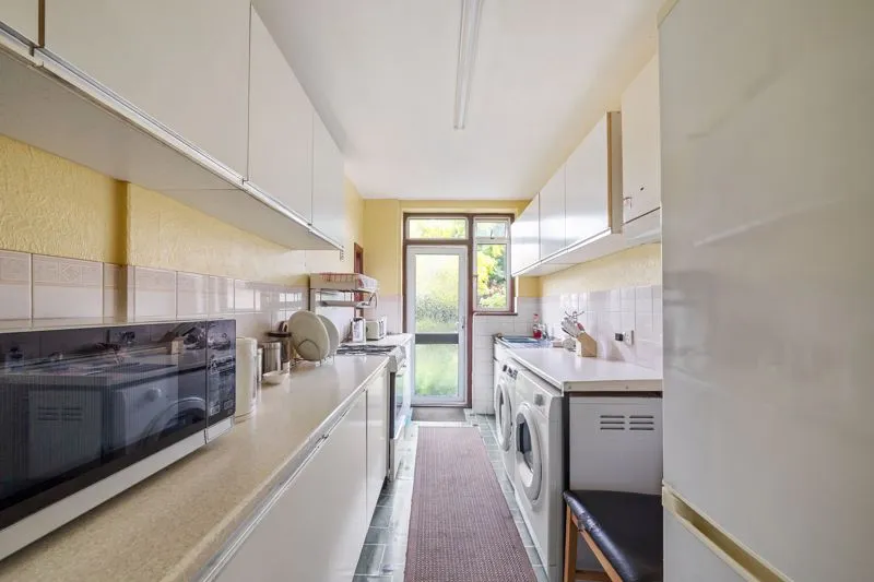 Chatham Close, Sutton SM3 9JF, photo 4