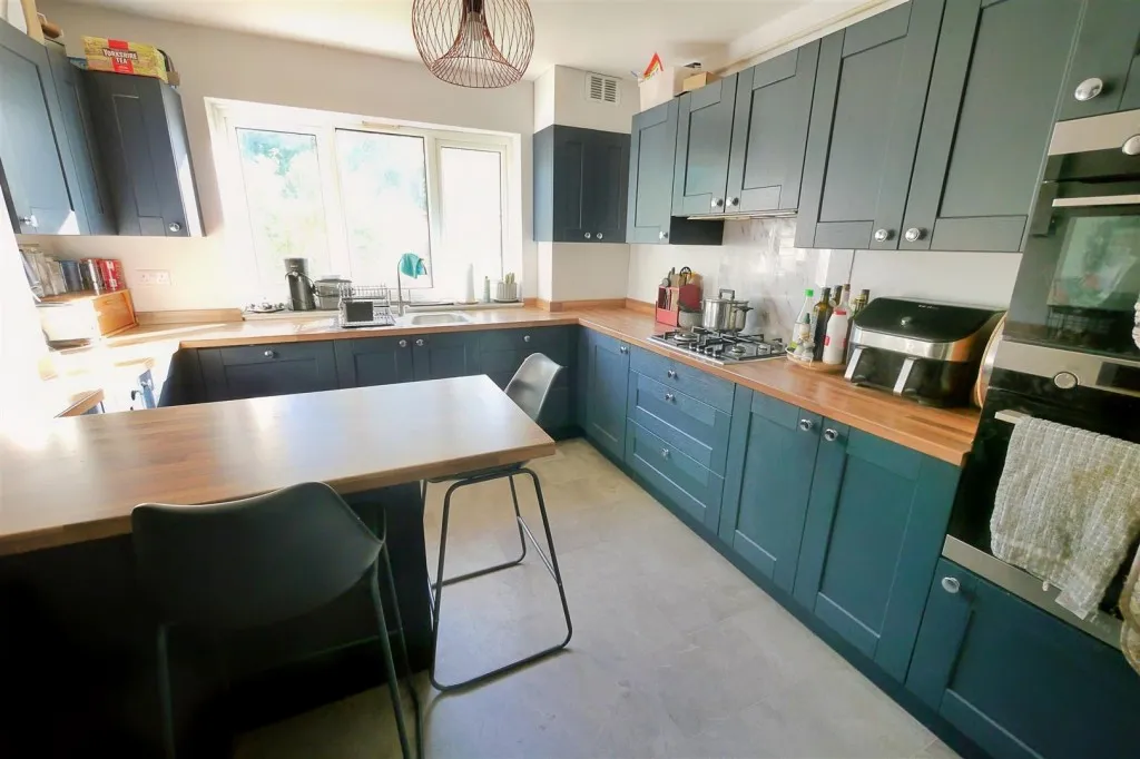 Cortis Avenue, Worthing, BN14, photo 3