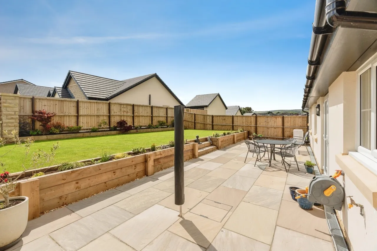 Ribblesdale Avenue, Worsthorne, Burnley, Lancashire, BB10, photo 3