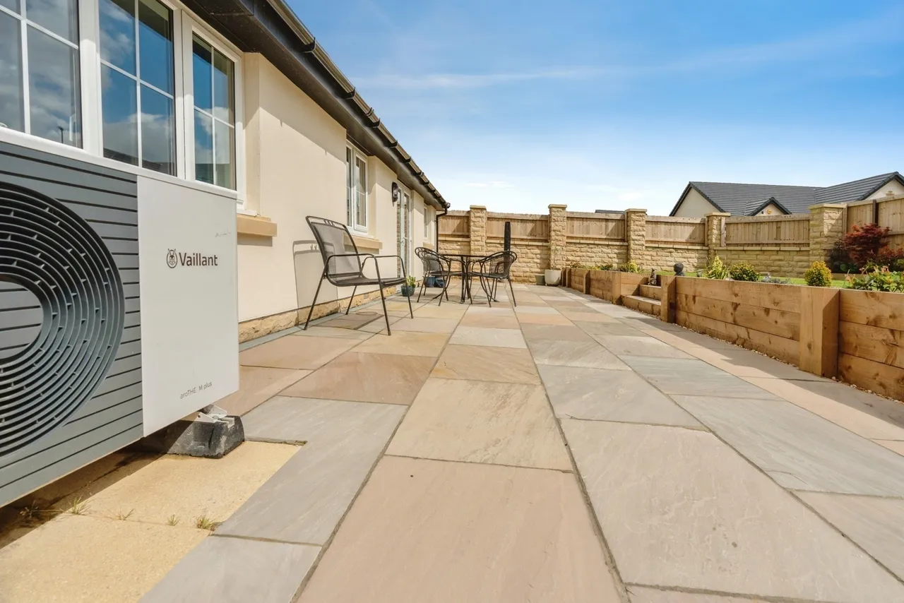 Ribblesdale Avenue, Worsthorne, Burnley, Lancashire, BB10, photo 6
