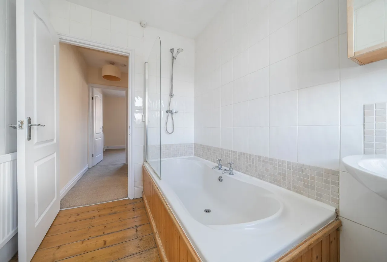 Edgeware Road, South Gloucestershire, Staple Hill, BS16 4LZ, photo 17